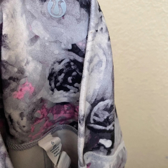 Lululemon Wunder Under Crop II Floral - size 6‎ high rise - Picture 8 of 11